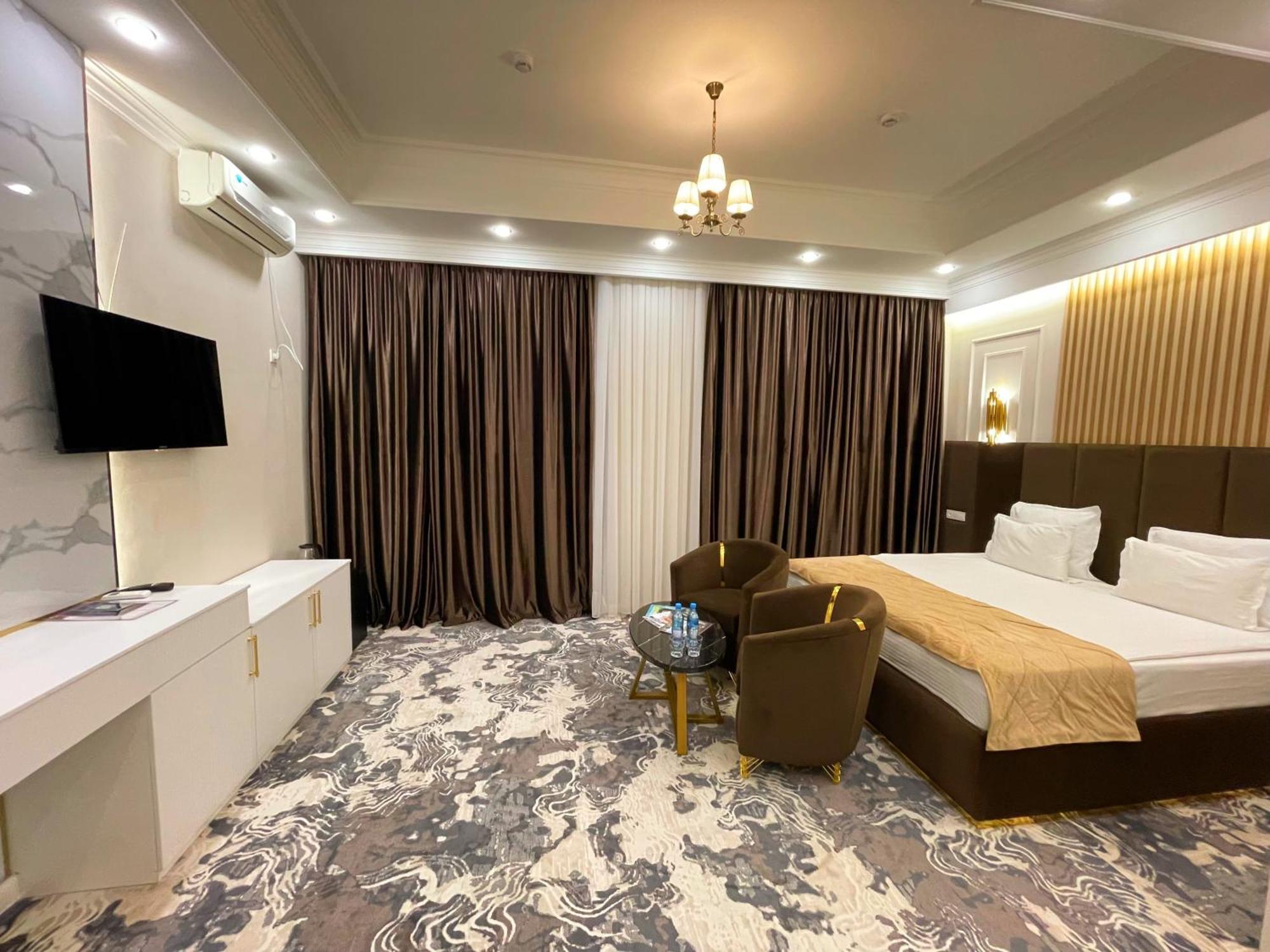 Jasmine Hotel Taraz Luaran gambar