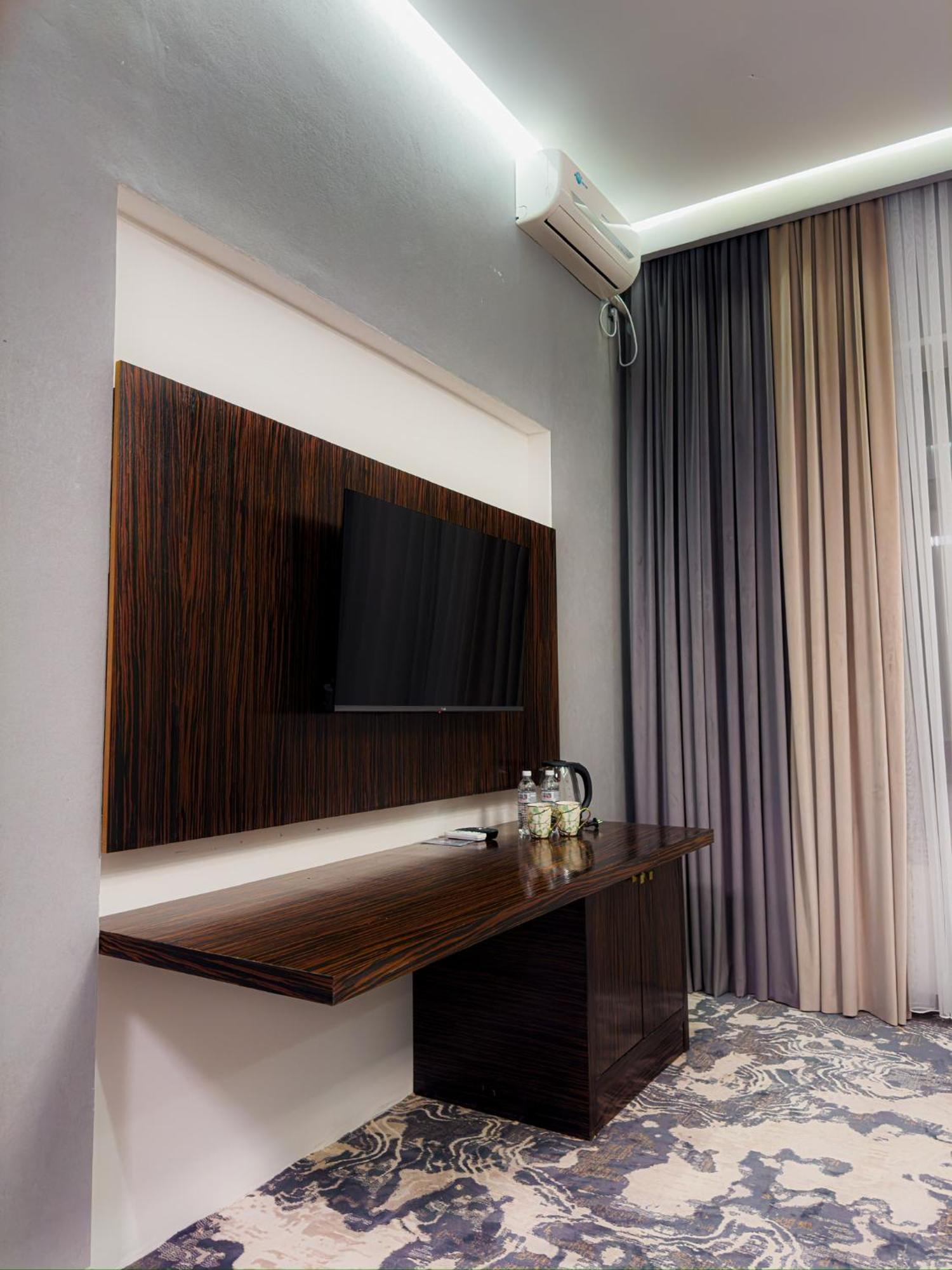 Jasmine Hotel Taraz Luaran gambar